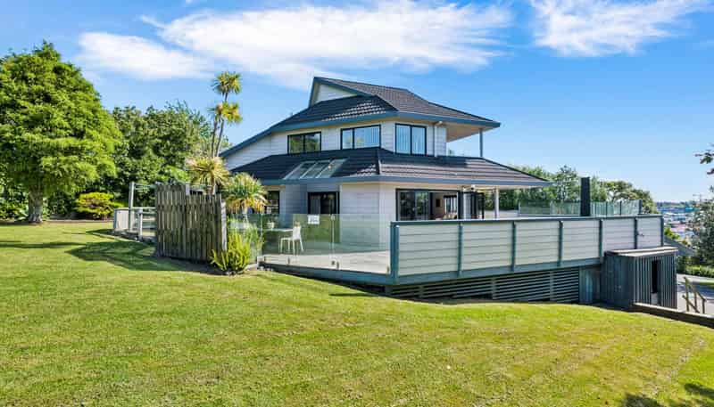 30 Royalty Rise, Red Beach