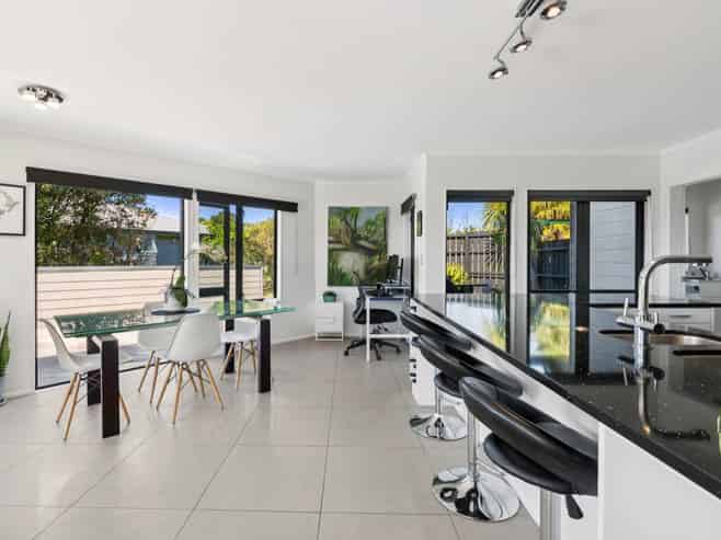 30 Royalty Rise, Red Beach