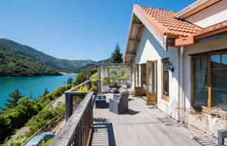 444 Port Underwood Road, Whatamango Bay