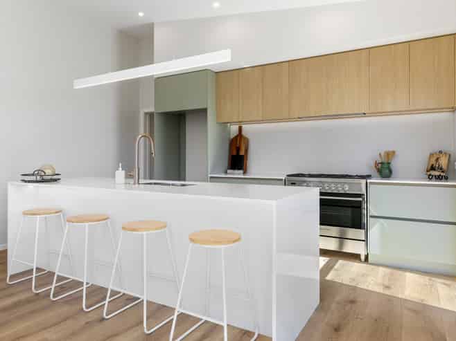 15 Makomako Crescent, Wharewaka