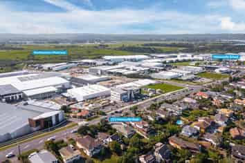 213 Hobsonville Road, West Harbour