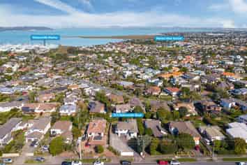 213 Hobsonville Road, West Harbour