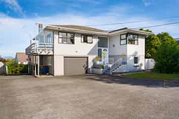 213 Hobsonville Road, West Harbour