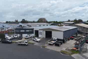 Industrial Facility with Exceptional Versatility