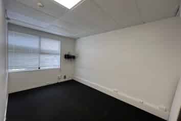 Exciting Lambie Drive Opportunity