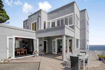 58 Ferry Road, Days Bay, Eastbourne