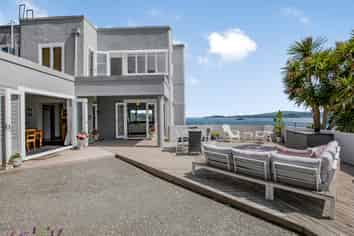 58 Ferry Road, Days Bay, Eastbourne