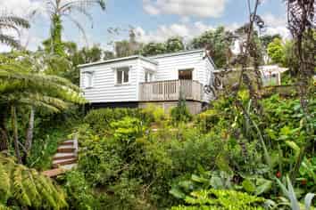 22 Shelly Beach Road, Helensville