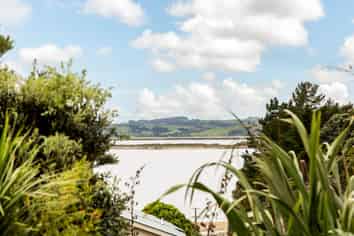 22 Shelly Beach Road, Helensville