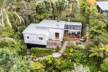 22 Shelly Beach Road, Helensville