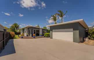 20b Cholmondeley Crescent, Whitianga