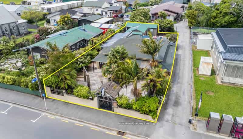 90 Commercial Street, Takaka