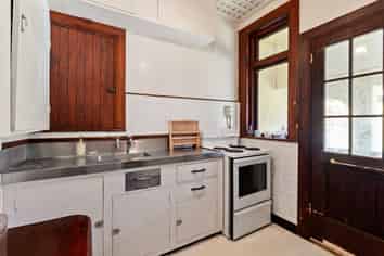 2 Mersey Street, Island Bay