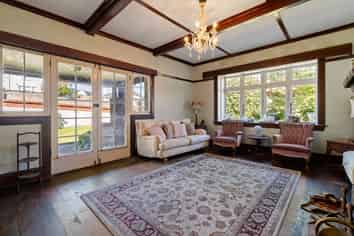 2 Mersey Street, Island Bay