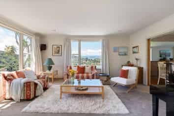 7 Doris Gordon Crescent, Crofton Downs