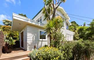 7 Doris Gordon Crescent, Crofton Downs