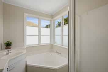 348 Clyde Road, Bryndwr