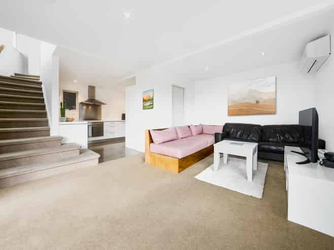 1A Highgrove Lane, Totara Vale