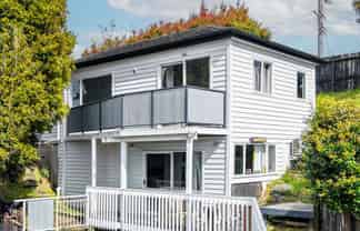 1A Highgrove Lane, Totara Vale