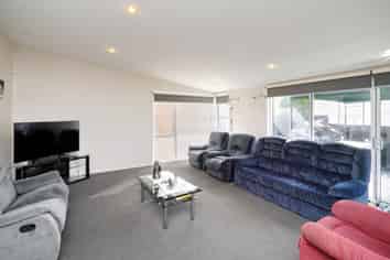 a/64 Smith Street, Woolston