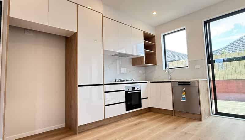 7 Preston Avenue, Mount Albert