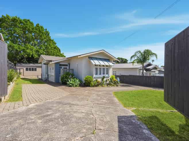 75 Alberton Avenue, Mount Albert