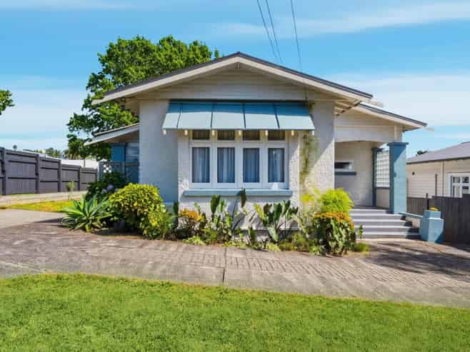 75 Alberton Avenue, Mount Albert