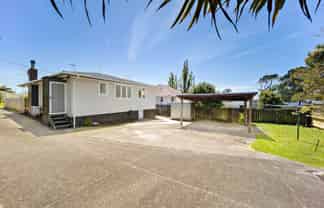 13 Bedford Street, Te Atatu South