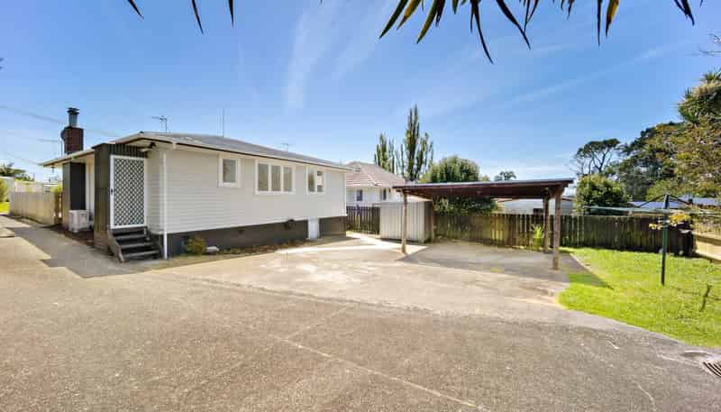 13 Bedford Street, Te Atatu South