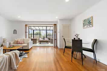 13 Bedford Street, Te Atatu South