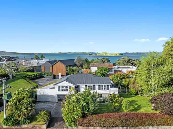 565 Riddell Road, Glendowie