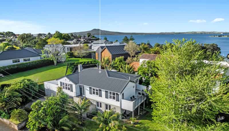 565 Riddell Road, Glendowie