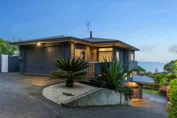 286 Whangaparaoa Road, Red Beach