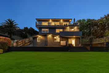 286 Whangaparaoa Road, Red Beach