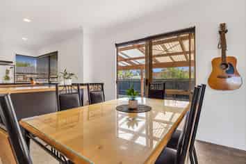 88 Dixon Road, Glenview