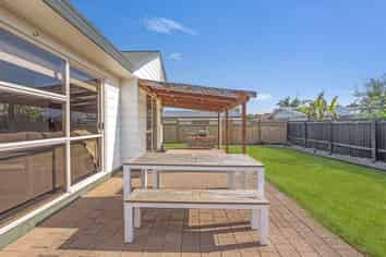 88 Dixon Road, Glenview