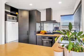 88 Dixon Road, Glenview