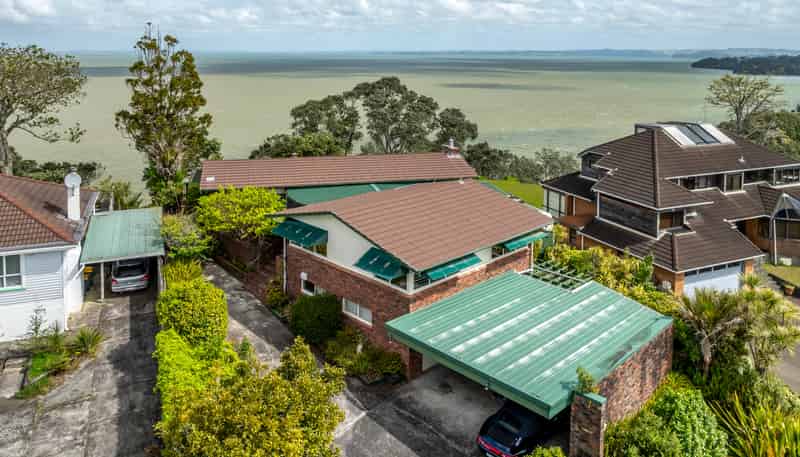 38 Cliff View Drive, Green Bay