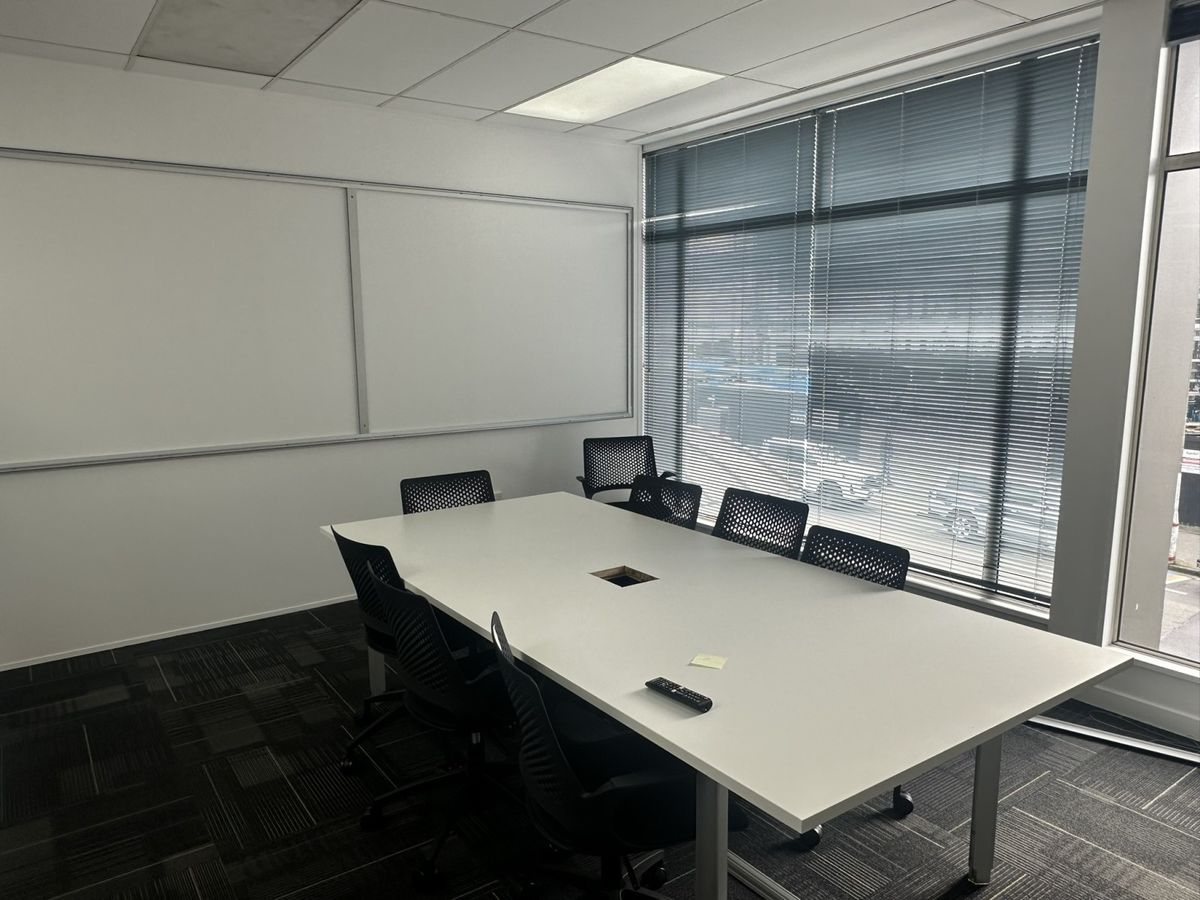Quality First Floor Office Tenancy on Moray Place! - Mehr