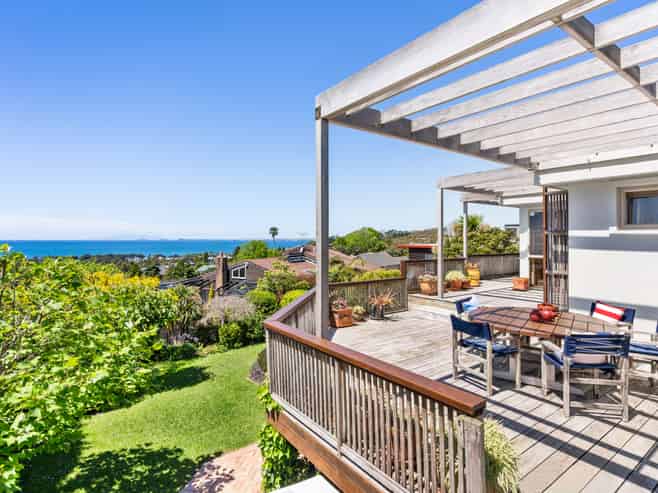 9 Braemar Road, Castor Bay