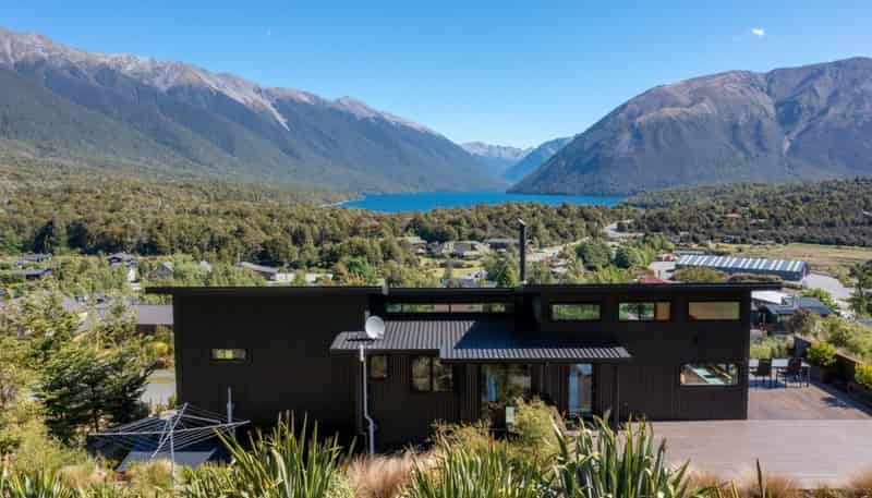 24 Glacial Terrace, St Arnaud