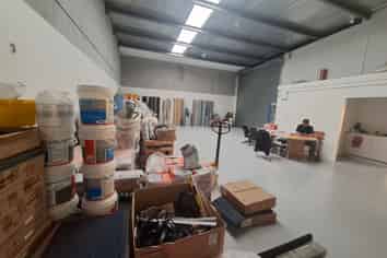 Tidy Commercial Unit 