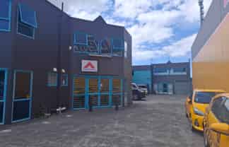 Tidy Commercial Unit 