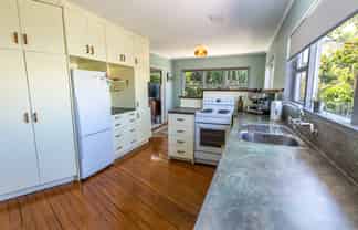 2/64 Menin Road, Onekawa