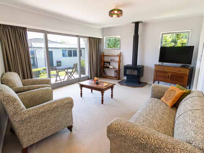 2/64 Menin Road, Onekawa