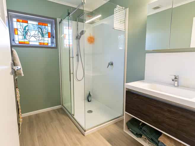 2/64 Menin Road, Onekawa