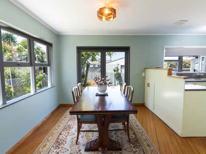 2/64 Menin Road, Onekawa