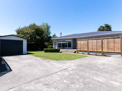 2/64 Menin Road, Onekawa