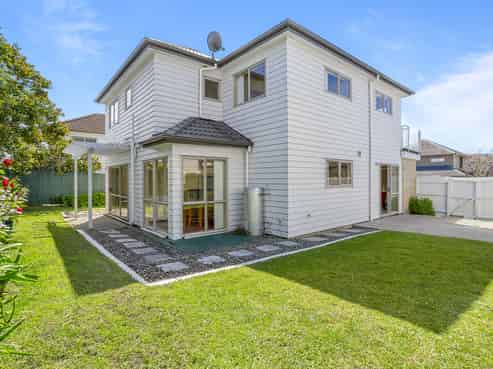 12 Merlot Way, Te Atatu South