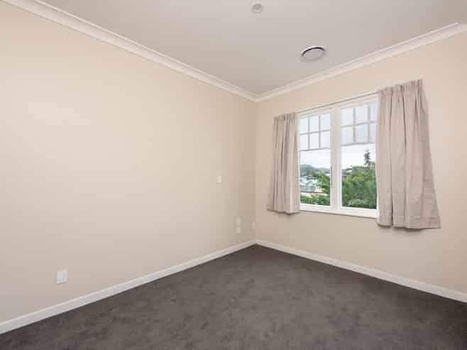 b/15 Hall Street, Newtown